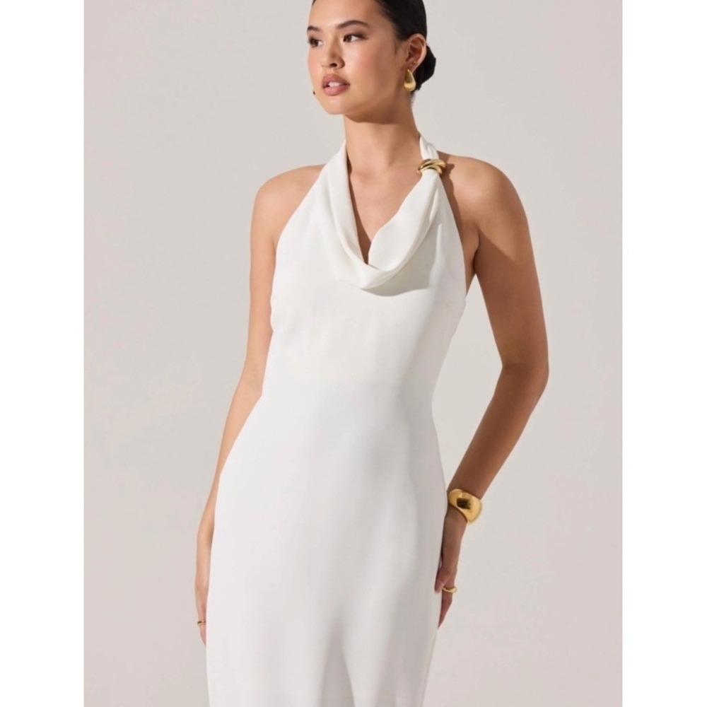 ASTR Alanna Halter Cowl Neck Midi Dress Color: Off white / M - Picture 3 of 5